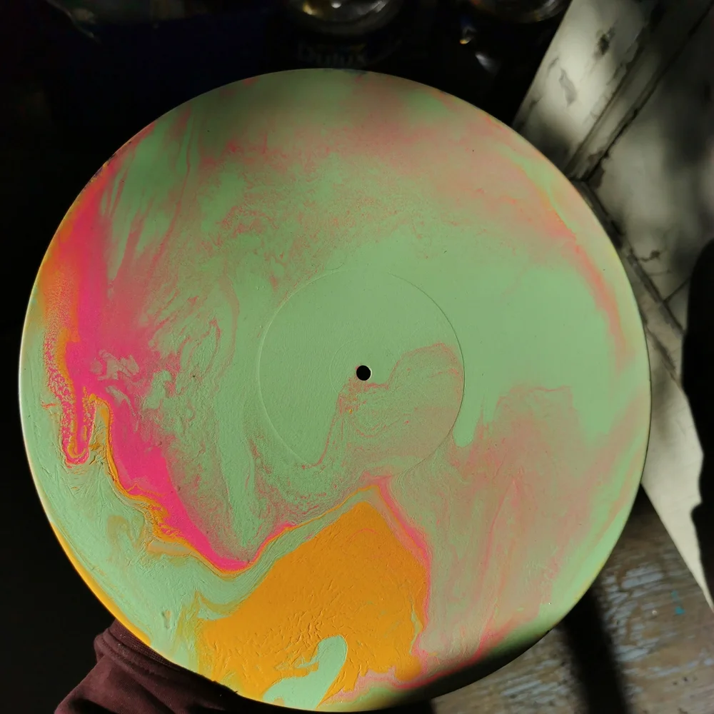 3/40$ Abstract Art Paint - Recycle Vinyl Record - Picture 2 of 3